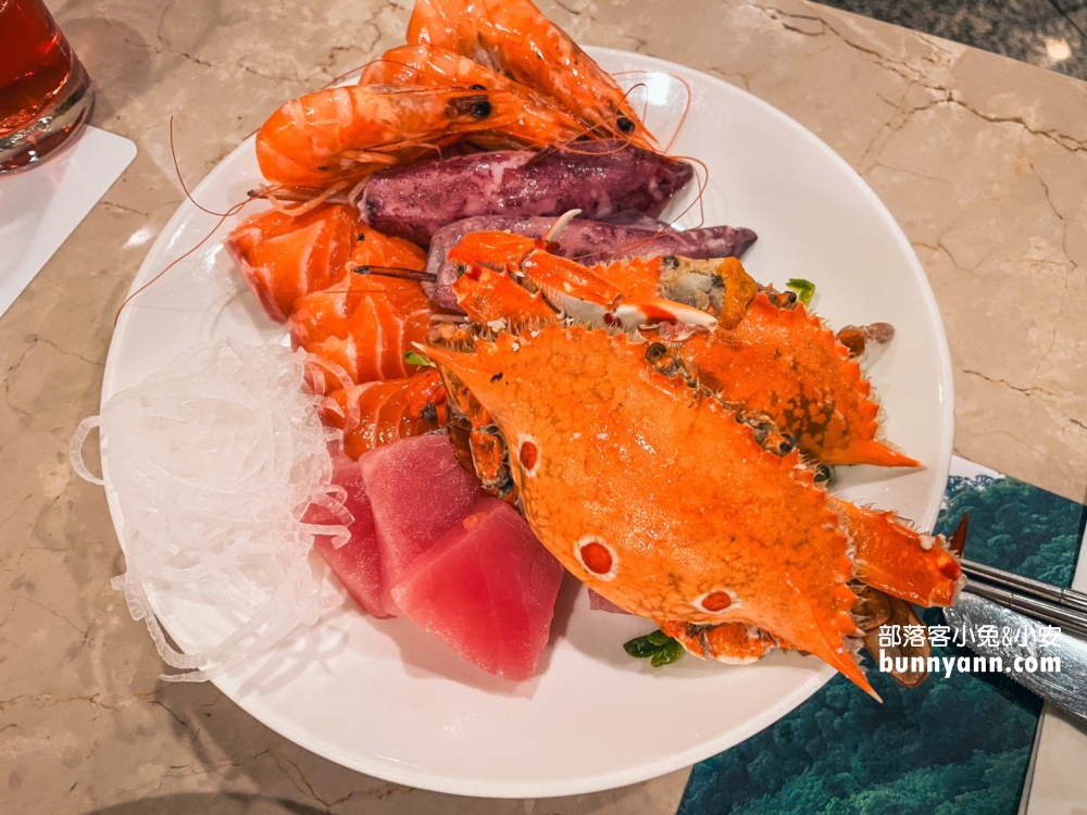 台中長榮吃到飽｜海鮮、熱炒、螃蟹、生魚片，柏克金啤酒無限暢飲超爽快！