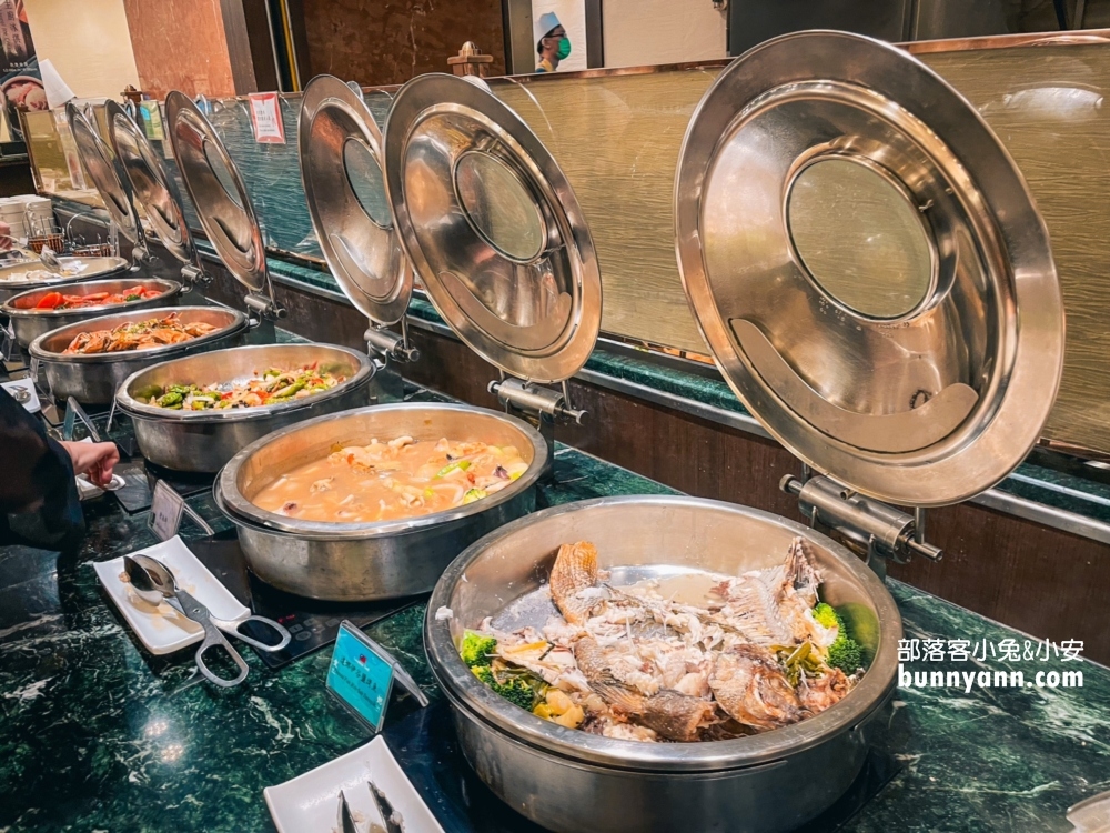 台中長榮吃到飽｜海鮮、熱炒、螃蟹、生魚片，柏克金啤酒無限暢飲超爽快！