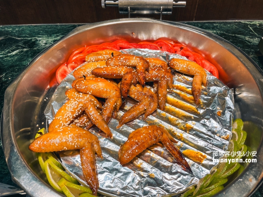 台中長榮吃到飽｜海鮮、熱炒、螃蟹、生魚片，柏克金啤酒無限暢飲超爽快！