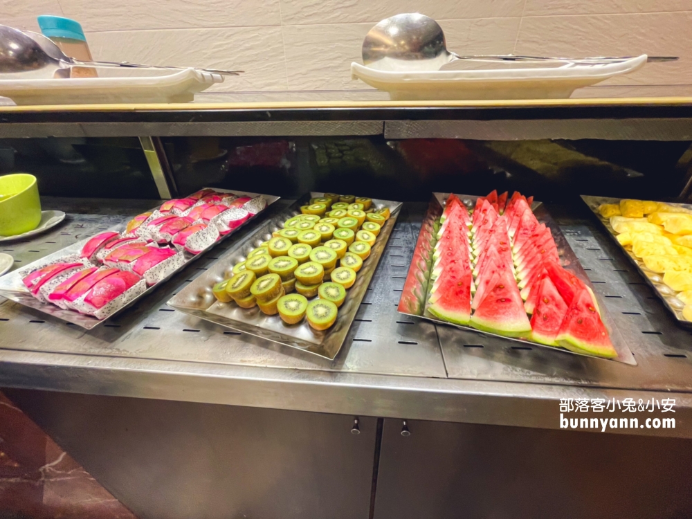 台中長榮吃到飽｜海鮮、熱炒、螃蟹、生魚片，柏克金啤酒無限暢飲超爽快！