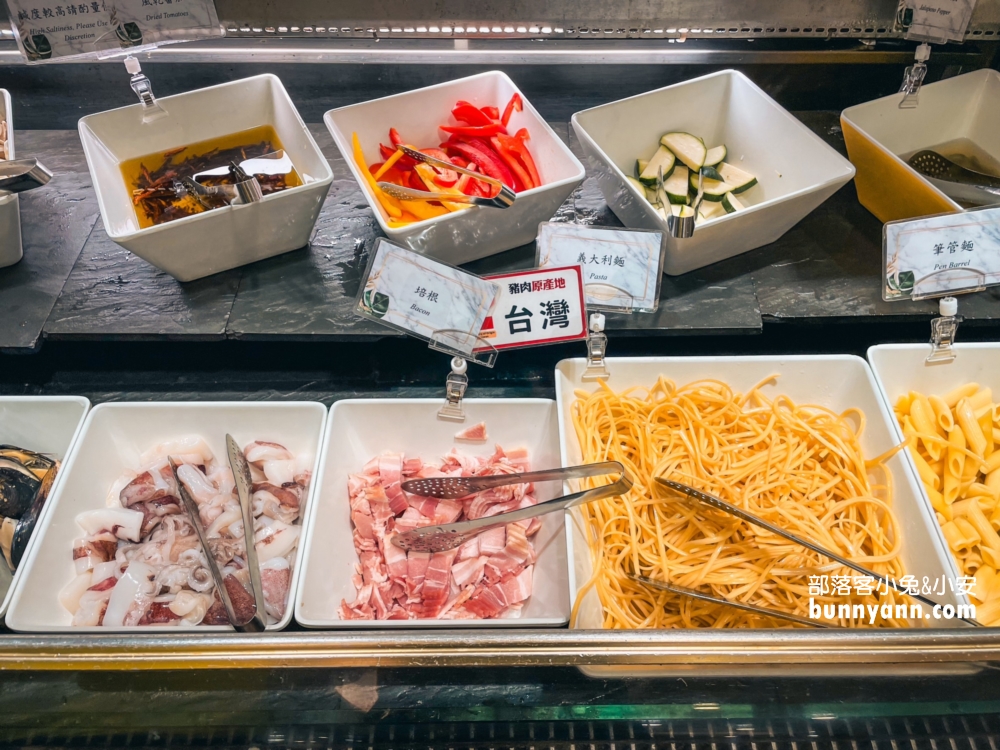 台中長榮吃到飽｜海鮮、熱炒、螃蟹、生魚片，柏克金啤酒無限暢飲超爽快！