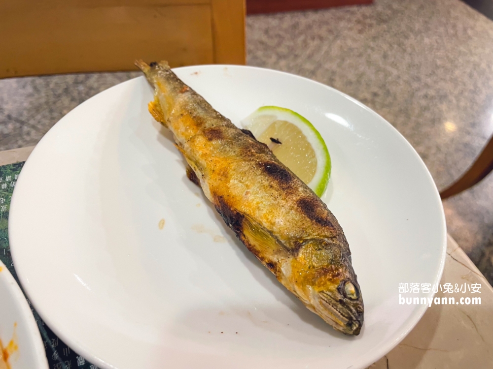 台中長榮吃到飽｜海鮮、熱炒、螃蟹、生魚片，柏克金啤酒無限暢飲超爽快！