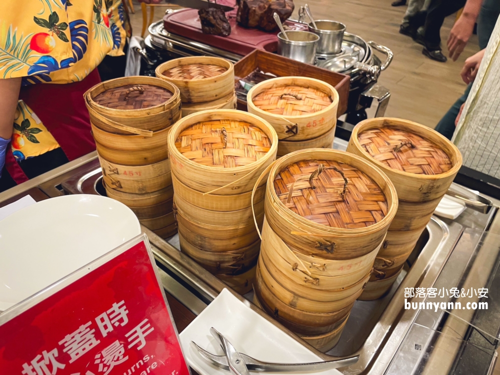 台中長榮吃到飽｜海鮮、熱炒、螃蟹、生魚片，柏克金啤酒無限暢飲超爽快！