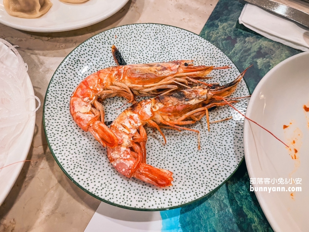 台中長榮吃到飽｜海鮮、熱炒、螃蟹、生魚片，柏克金啤酒無限暢飲超爽快！
