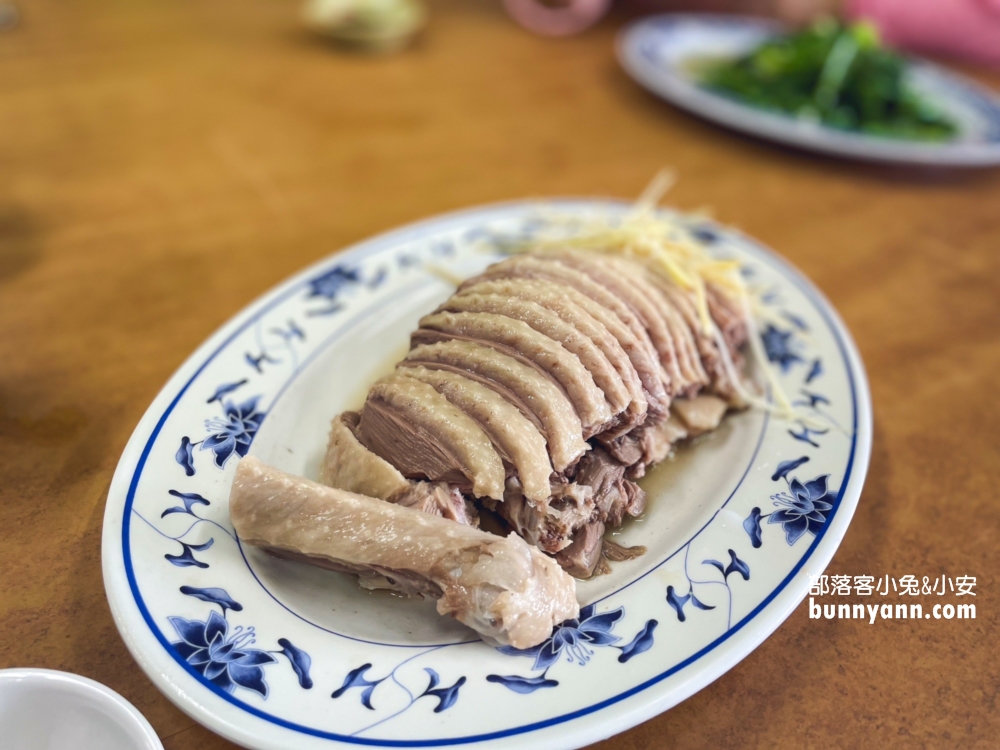 宜蘭下午茶【花轟小姐】推薦好吃到爆炸的千層蛋糕。