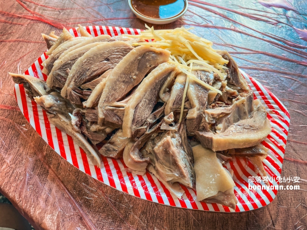 后里【利眾醉鵝塩水鵝】鵝肉份量十足，口感鮮嫩不帶橡皮筋感