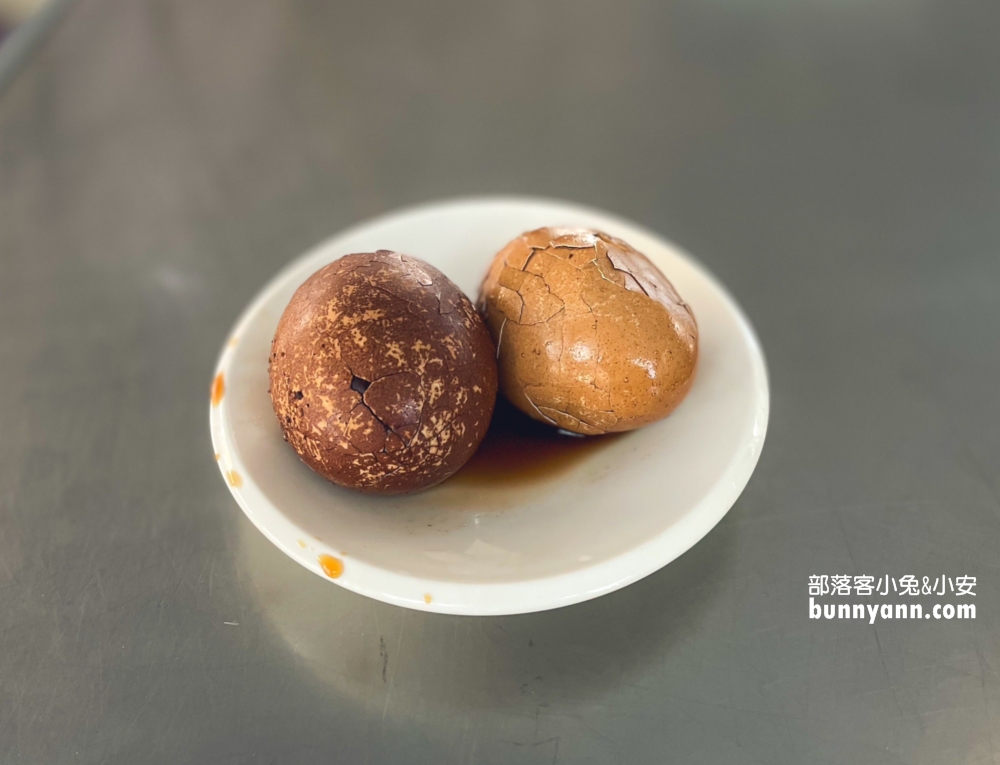 陽明山【草山風情藥膳餐廳】這家麻油雞真不錯喝，湯內有整隻雞腿